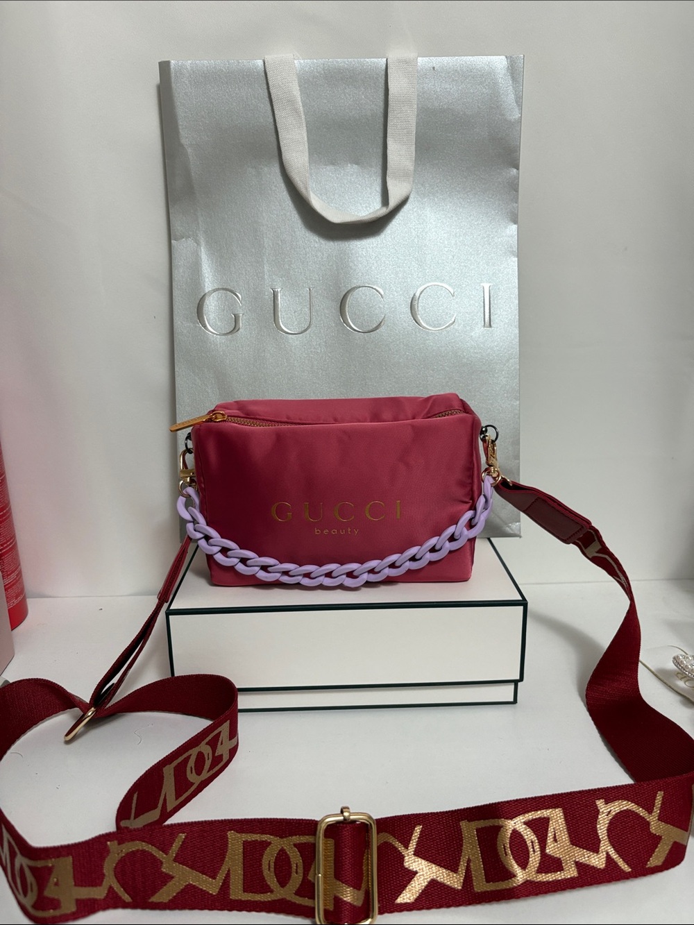 Gucci Beauty bag on chain